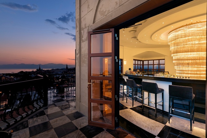 Tower Bar