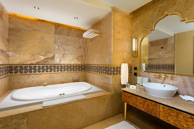 Royal Dublex Suite